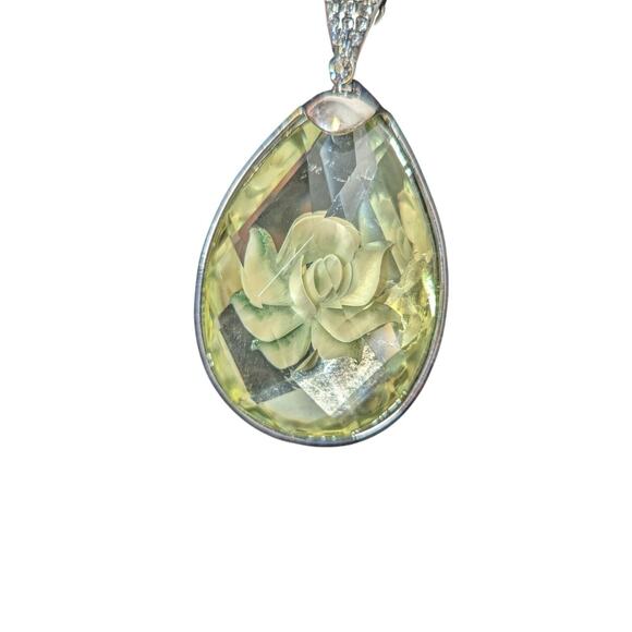 Signed C 1946 silver tone statement necklace green faceted drop floral design - Picture 3 of 8